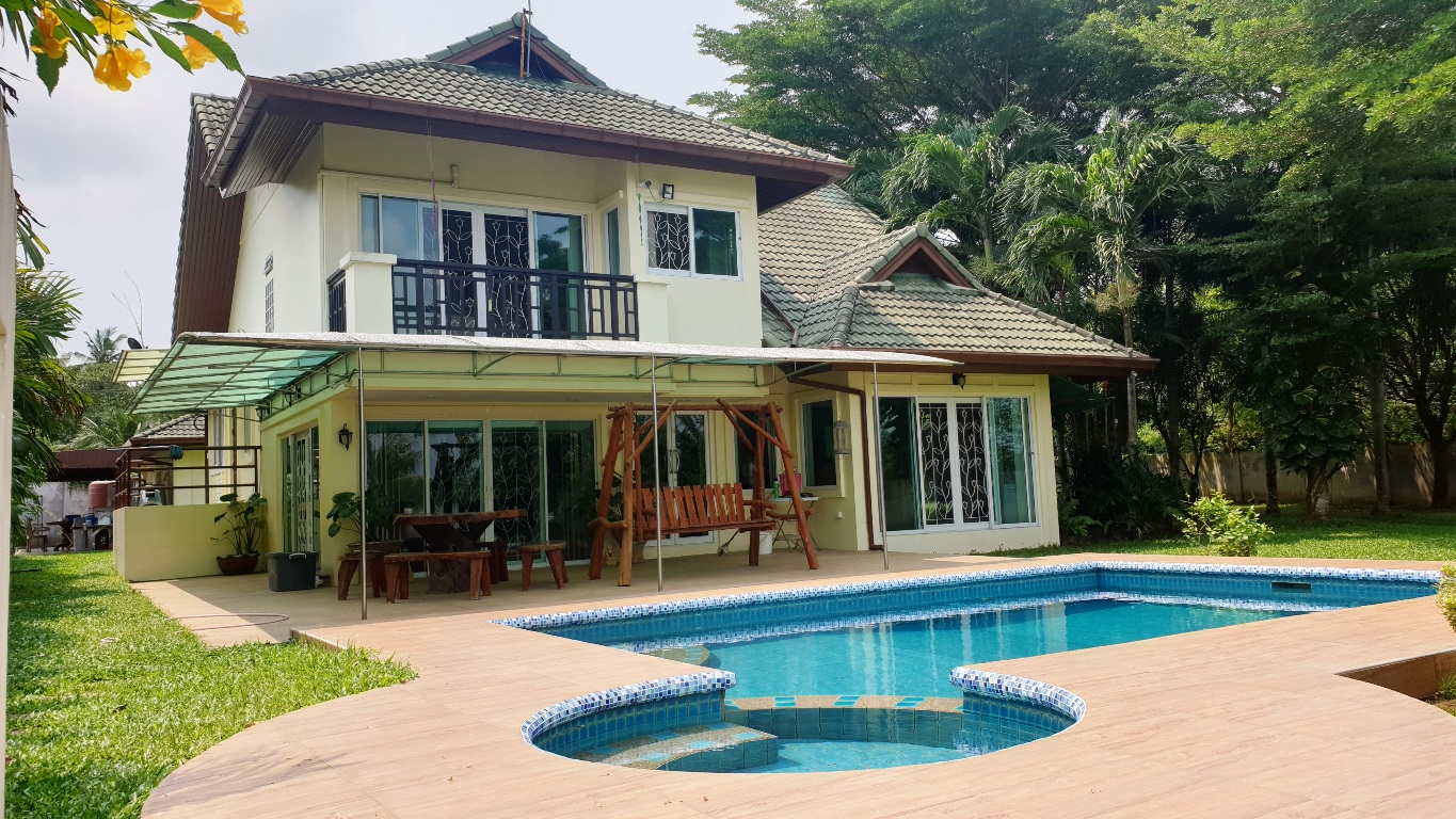 Lake side pool villa for sale & rent